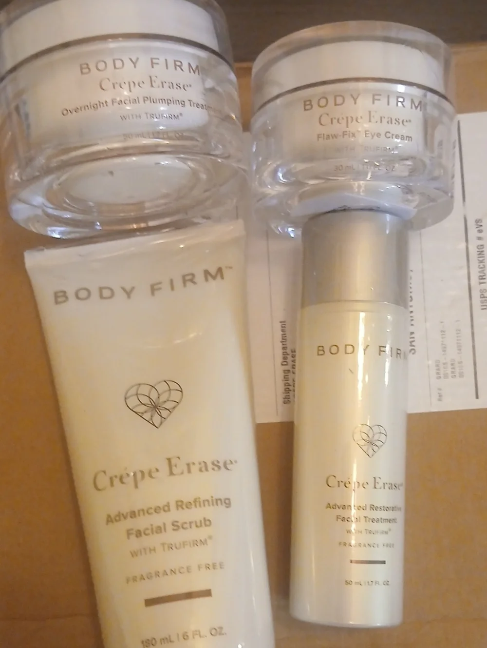 Body Firm Crepe Erase Facial Set - White